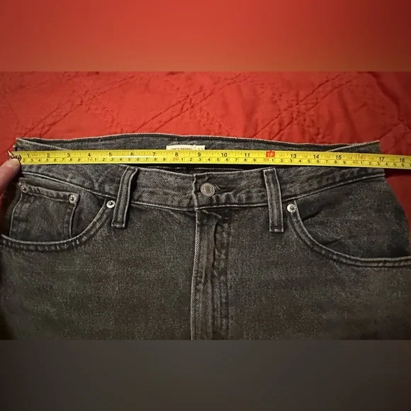 Levi’s Cinch Barrel Leg Women Jeans in Faded Black - Picture 9 of 13